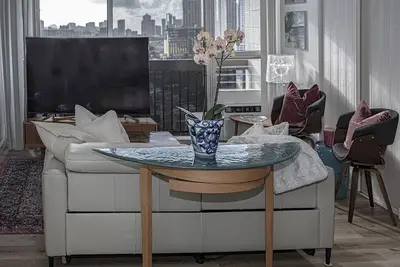 Image de Great Location to the hospitals: 2 bed 1 bath Fully furnished.