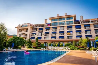 Image de 2 Bedroom Ground Floor Apartment In Villa Romana