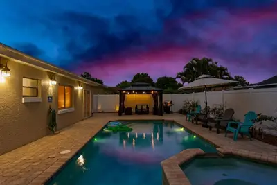 Image de Sun Coast Paradise: Fenced Terrace w/ Pool, Spa. Gourmet Kitchen/Game Room Pets Ok