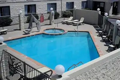 Image de Ensuring a Very Comfortable & Memorable Stay! Outdoor Pool, Free Parking!