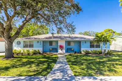 Image de The Cortez Hideout is a completely remodeled 3 bedroom 2 bath 5 miles from beach