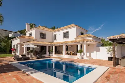Image de Luxurious Spanish Style Home near Golf Courses