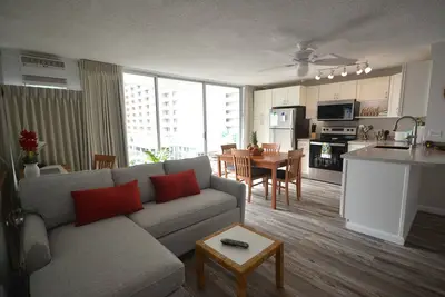 Image de Tradewinds Plaza Waikiki Oceanview Private Rental Sleeps 4