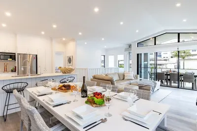 Image de Beach Haven, 3a Messines Street - 4 Minute walk to the beach, WiFi, Air Con