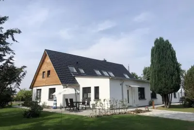 Image de 4-star maisonette apartment \"pick-up house\" near the Boddenstrand