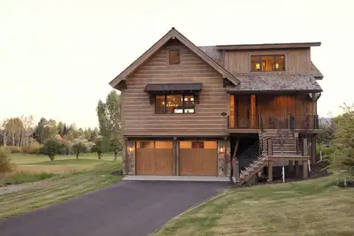 Image de New Construction Modern Cabin in Victor, Id at Teton Springs. A/C & Hot Tub