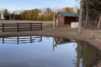Image de 36 acre getaway directly on Nolin River!