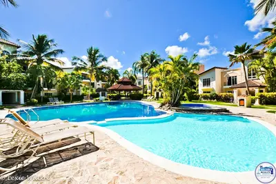 Image de Beautiful 2 bdrm ground level Condo