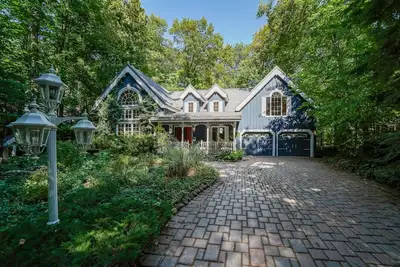 Image de Luxury Timber Frame Cottage