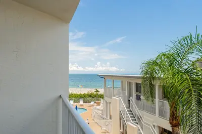 Image de Condo On The Beach - Ocean Side View Balcony