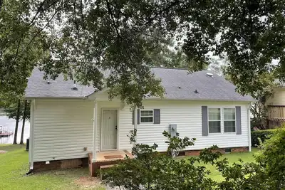 Image de 3 bedroom lake house, deck, views, dock