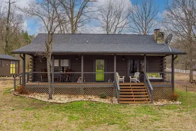 Image de Beautiful home located on Lake Greenwood