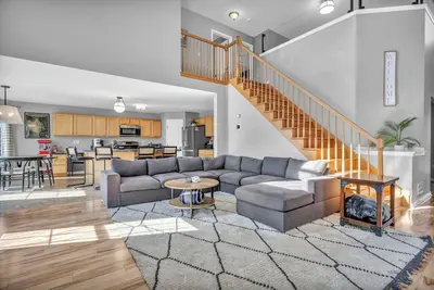 Image de Relaxing Escape: HotTub, Gameroom, Large Living Room, Ev, Bbq, Yard; Pets Ok