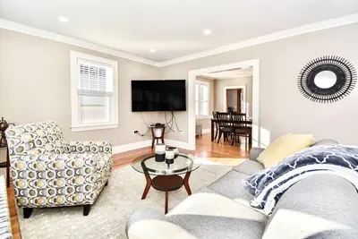 Image de Spacious Private Retreat Near Downtown Boston!