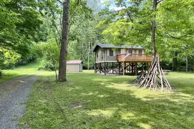 Image de Cabin on the Water with its own Private Beach!