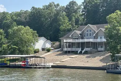 Image de Water Toys, Amazing Dock, Spa & Luxury Vacation Home, large gatherings love it!