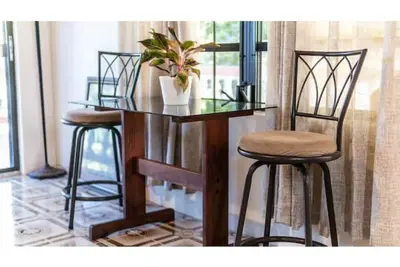 Image de Family Getaway Location Spacious four-bedroom home near beaches