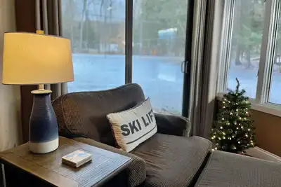 Image de Family Friendly w/Pool | 2 bed, 1 bath | Sleeps 6