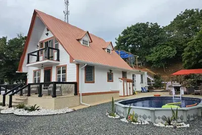 Image de Peaceful Paradise - Remodeled 2 story Chalet on a secluded block. A hidden Gem!