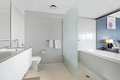 Image de 2 Bed OceanApartment @ Circle on Cavil - Level 33