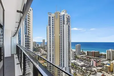 Image de Circle on Cavil- Level 25 Ocean View -Wifi/Netflix