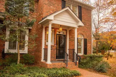 Image de Walkable 2 Br in Mordecai | Close to Everything