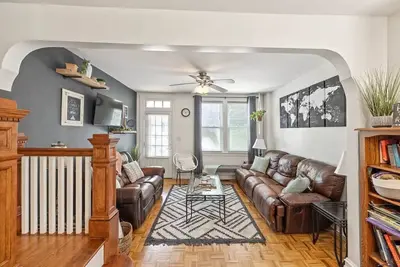 Image de Rare City Home w\/ Backyard Fire-pit & Hottub