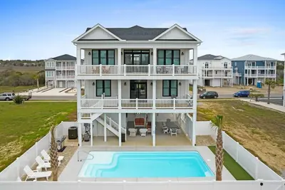 Image de It's A Good Life at Ocean Isle Beach, Private heated pool & Spa, close to beach, lots of amenities