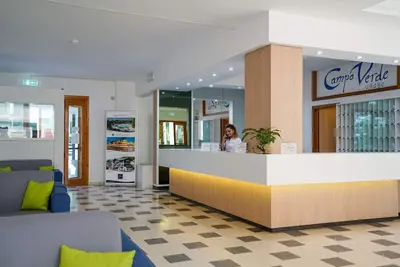 Appartement avec climatisation, piscine, Wifi, Tv, balcon, animaux admis, parking, près de Lecce