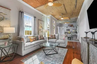 Image de Charming Historic Shotgun House minutes to Fq/Cbd