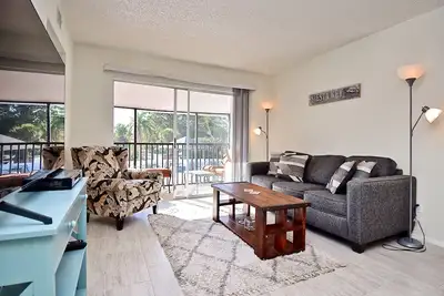 Image de Steps to #1 Siesta Beach, 2nd Floor, Smart Tv, Garbage Disposal, Near Pool.