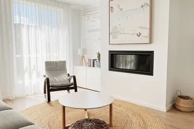 Image de The White House - Modern Coastal Escape with Undercover Alfresco