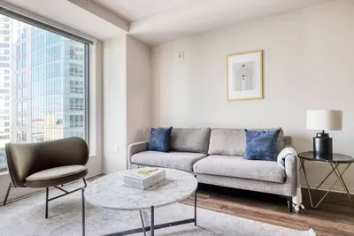Image de Modern Chinatown/Theater District 2br w/ W/D & Gym, nr T, by Blueground