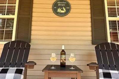 Image de Ellijay Mountain Escape with Private Pool, Fire Pit, & Bbq!