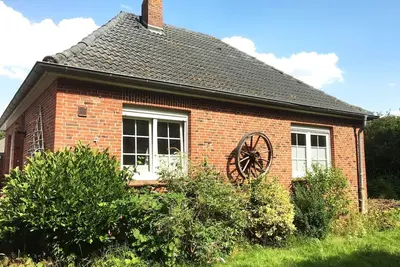 Image de Familienfreundliches Ferienhaus mit GroĂźem Garten