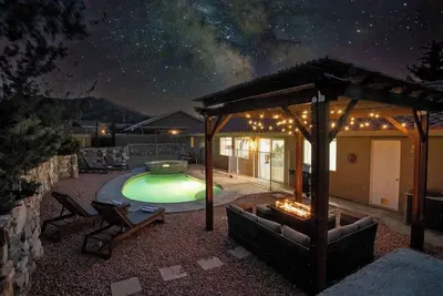 Image de Refined 3br Desert Pool House w/ Fire Pit & Games