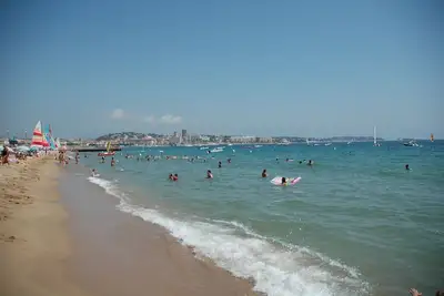 studio et parking 300m de la plage de Fréjus