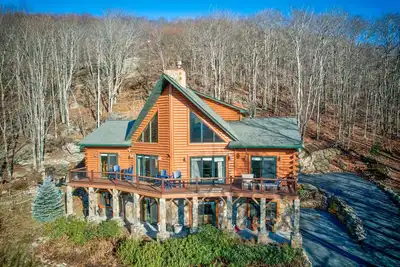 Image de Carolina Elk Lodge - spacious Beech Mountain log cabin