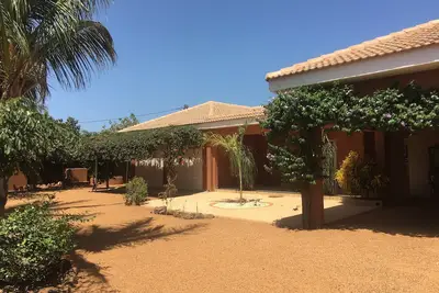 Image de Charmante villa verdoyante, piscine privée à 5 mn de la mer