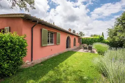 Image de Chalet 'Basilico' avec piscine partagée, terrasse privée & Wi-Fi