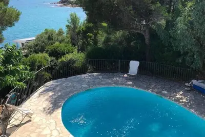Image de Belle maison vue sur mer avec piscine et terrasse