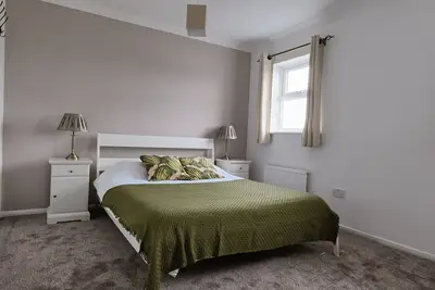 Image de Large modern 4 Bedroom house, city center location
