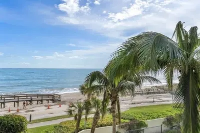Image de Ocean View Condo walk to Village of Vero Beach