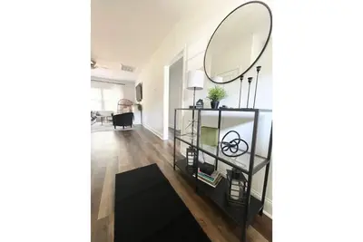 Image de Clean & Cozy Home Less than 10 min to Everything