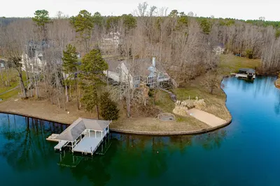 Image de Lake Anna Waterfront Oasis with a firepit and boat dock