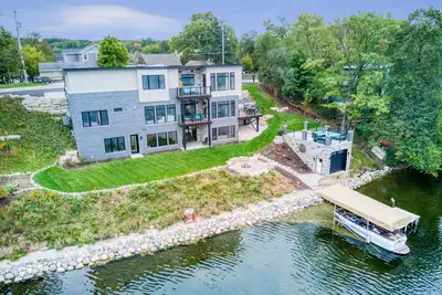 Image de Executive Lake House and Golf Retreat overlooking the main lake