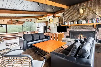 Image de 161 Tyrolean · Semi Detached Mountain View Chalet