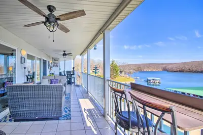 Image de Stunning Lake Views: Spacious Osage Beach Condo!