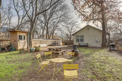 Image de Pet-Friendly Austin Home w/ Private Yard + Deck!