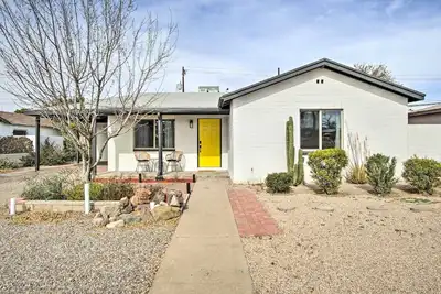 Image de Lovely Tucson Home ~ Walk to Reid Park Zoo!